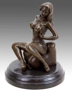 Erotic Nude - Sexy Carmen In Suspenders - Sexy Figurine - Patoue