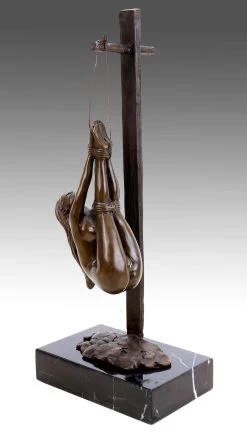 Bondage Girl Sophia At The Stake - Erotic Figurine - Patoue - Female Nude