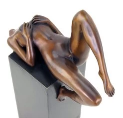Erotic Bronze Figurine - Reclining Female Nude By Martin Klein -Salvador Dali Shop DSC04942