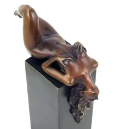 Erotic Bronze Figurine - Reclining Female Nude By Martin Klein -Salvador Dali Shop DSC04943