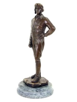 Pilot - First World War Aircraft Statue - Bronze Figurine - Militaria -Salvador Dali Shop DSC05137